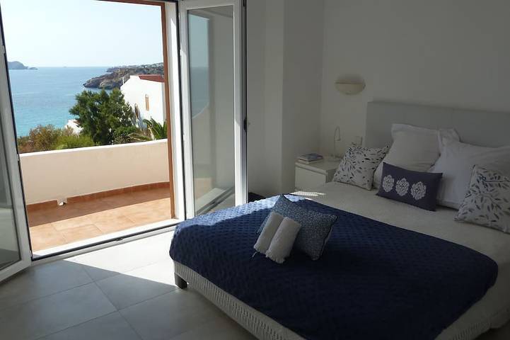 Gîte pour 6 personnes, avec balcon ainsi que piscine et jardin à Cala Tarida - 3