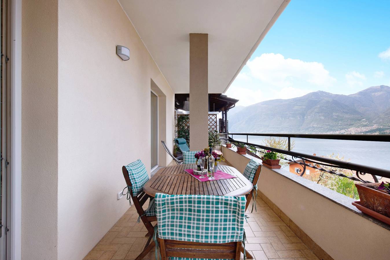 Holiday Home 'App Al Signorino Lake Bellagio' with Private Terrace, Wi-Fi and Air Conditioning in Lezzeno, Lake Como
