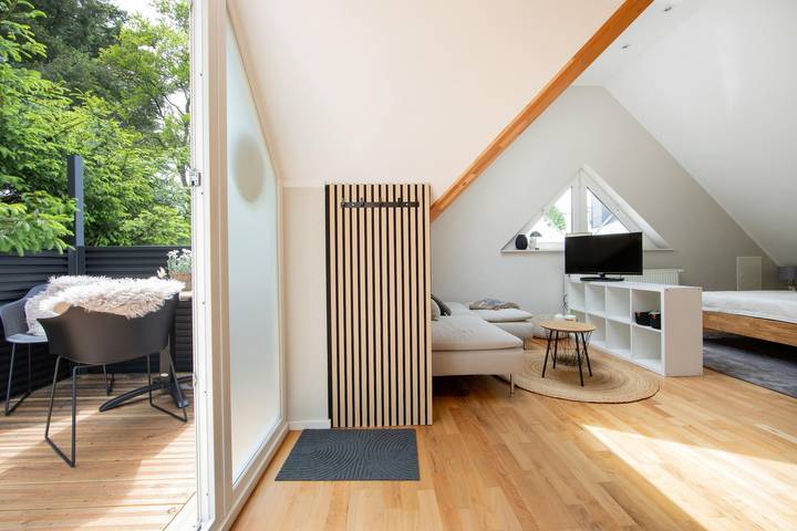 Ganze Ferienwohnung, Gemütliches 2-Bett-Appartment mit Sonnenterrasse in Gillenfeld, Vulkaneifel
