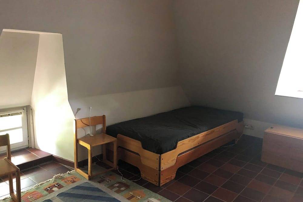 Ganze Wohnung, Gemütliche Reetdach-Kate zwischen Ostsee und Schlei mit großem Garten in Dörphof, Rendsburg-Eckernförde