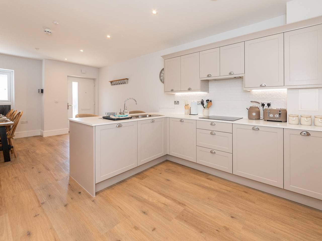 Modern 4Br New Home near Biz Park & Station | Pass the Keys in Reading, Berkshire