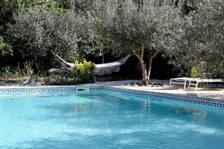 Cottage pour 2 personnes, avec jardin et piscine à Saint-Martin-de-Valgalgues