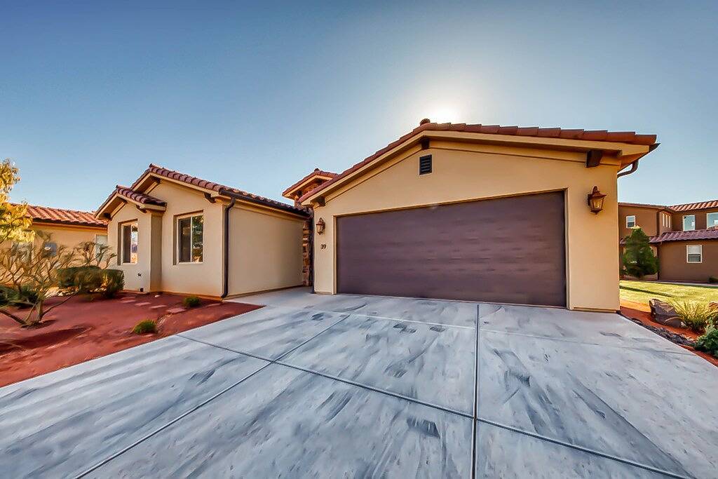 Herausragende Familie mieten w / geräumigen Terrasse, Gemeinschafts-Pool, Clubhaus und Whirlpool! in Santa Clara (UT), Zion Nationalpark
