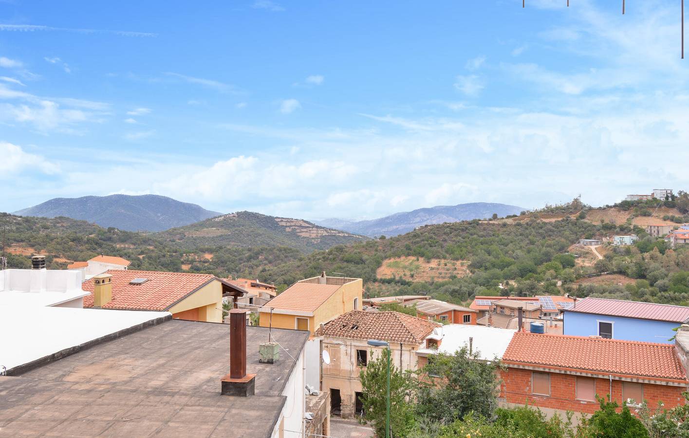 Apartamento vacacional entero, Acogedor apartamento con WiFi y aire acondicionado, a 1,5 km de Elini in Ilbono, Barbagia
