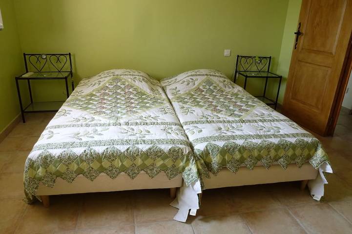 Location de vacances pour 8 personnes, avec jardin et balcon à Châteauneuf-Grasse - 4