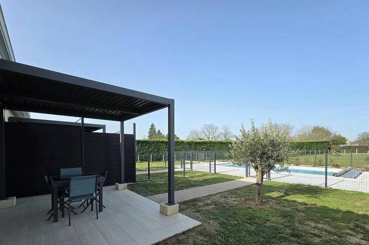 Gîte pour 2 personnes, avec jardin et piscine à Saint-Laurent-des-Hommes