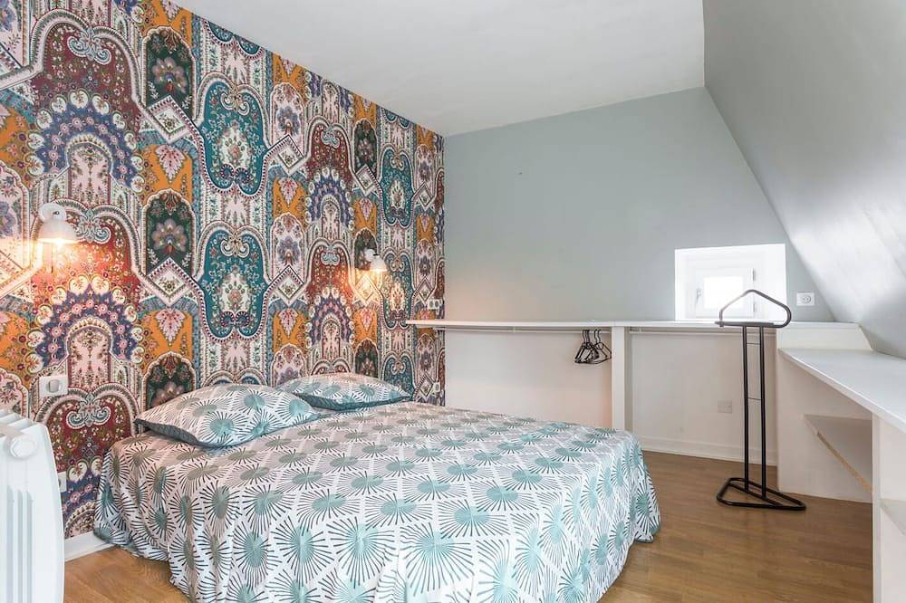 Entire apartment, T3 duplex apartment in historic center of Auray (downtown) in Auray, Côte des Mégalithes