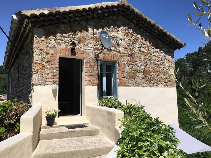 Gîte pour 4 personnes, avec piscine