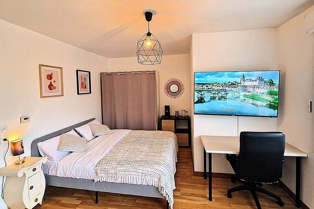 Entire apartment, Studio Europarc Créteil, 2 Min from Métro 8 in Créteil, Val-de-Marne