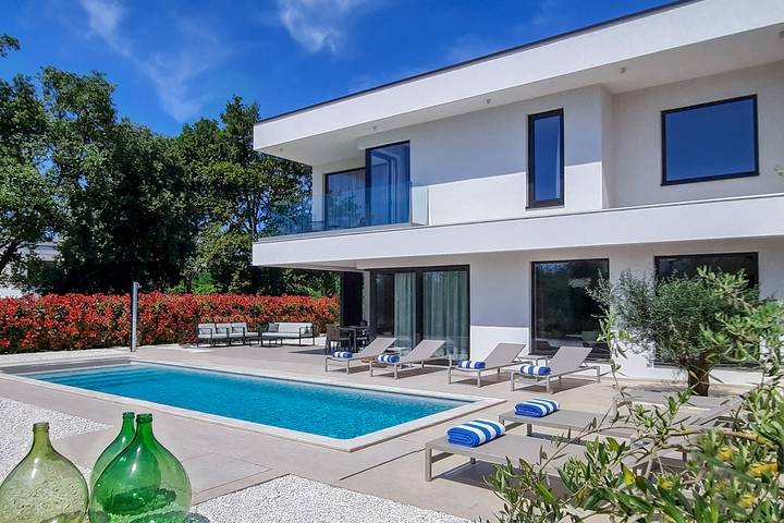 Villa pour 6 personnes, avec piscine ainsi que balcon et jardin à Funtana - 4