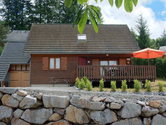 Location de vacances pour 6 personnes, avec Terrasse dans le Cantal