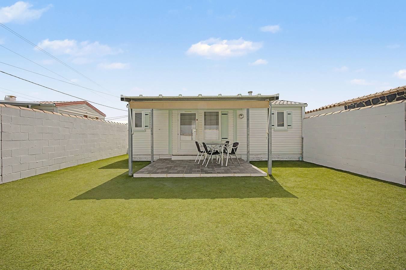 Casa de vacaciones 'El Olivo 1' con piscina compartida, Wi-Fi y aire acondicionado in Playa La Barrosa, Chiclana de la Frontera