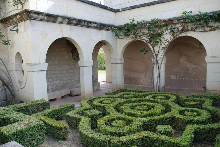 Location de vacances pour 15 personnes, avec Terrasse ainsi que Jardin et Vue à Candes-Saint-Martin