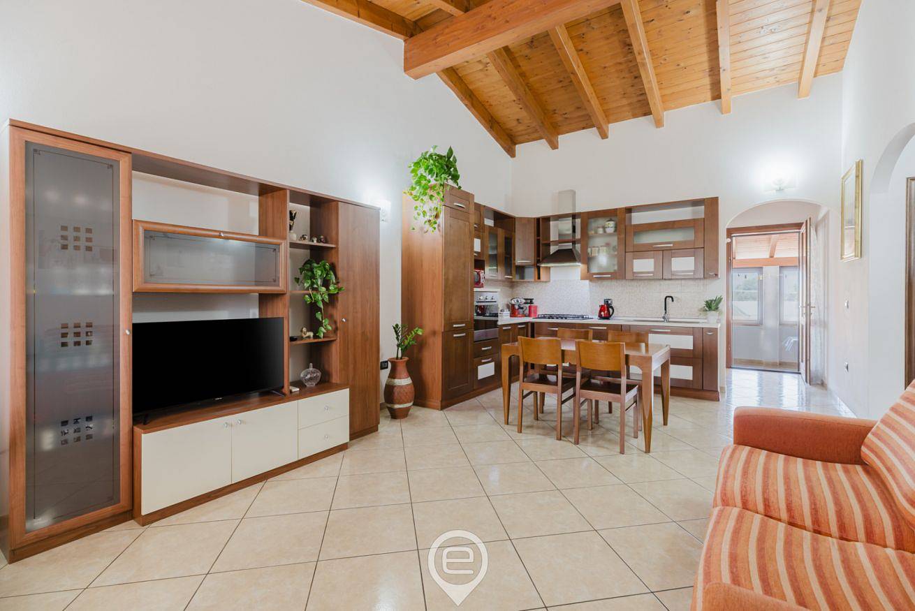 Apartamento entero, Mauri's house in Oristán, Campidano