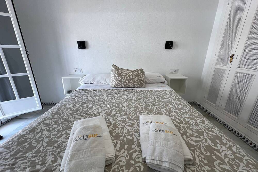 Entire apartment, Apartment Columela close to the beach in Playa La Barrosa, Chiclana de la Frontera