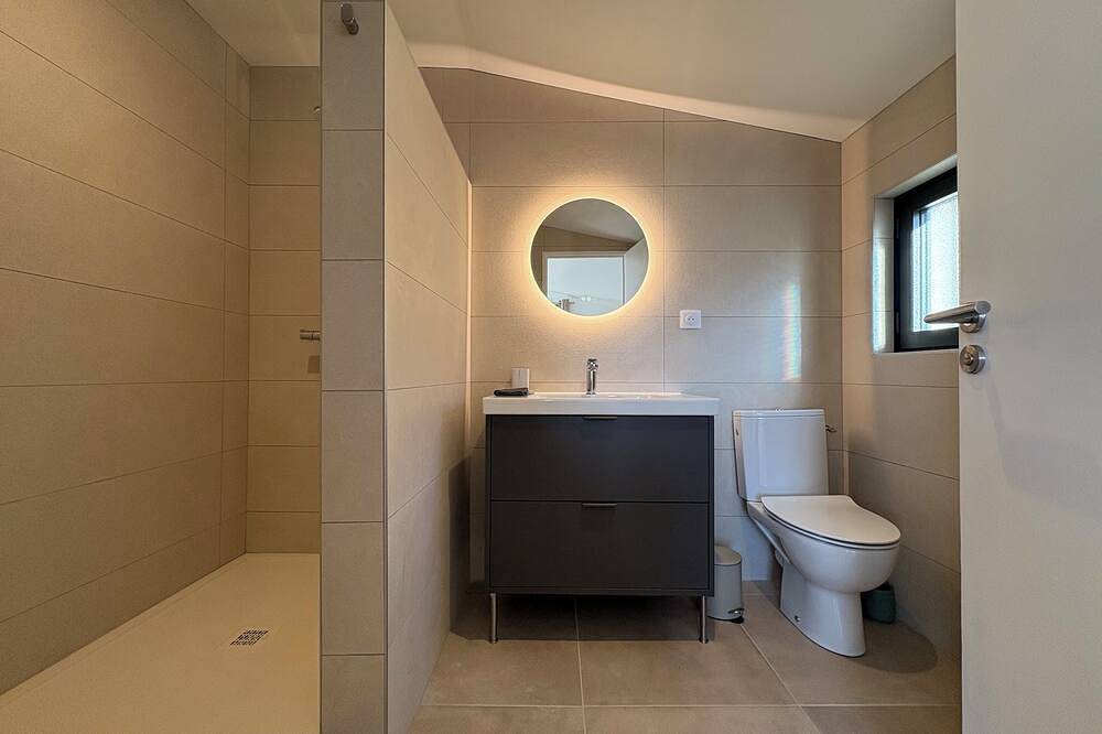 Bellis, a breathtaking view of the Gironde estuary and the port of Mortagne. in Mortagne-sur-Gironde, Saintes region