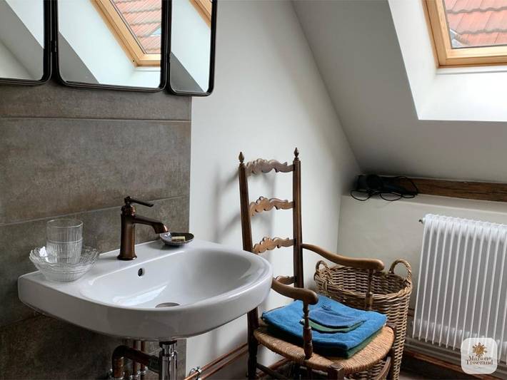 Location de vacances pour 3 personnes, avec vue ainsi que terrasse et jardin à Flavigny-sur-Ozerain - 3