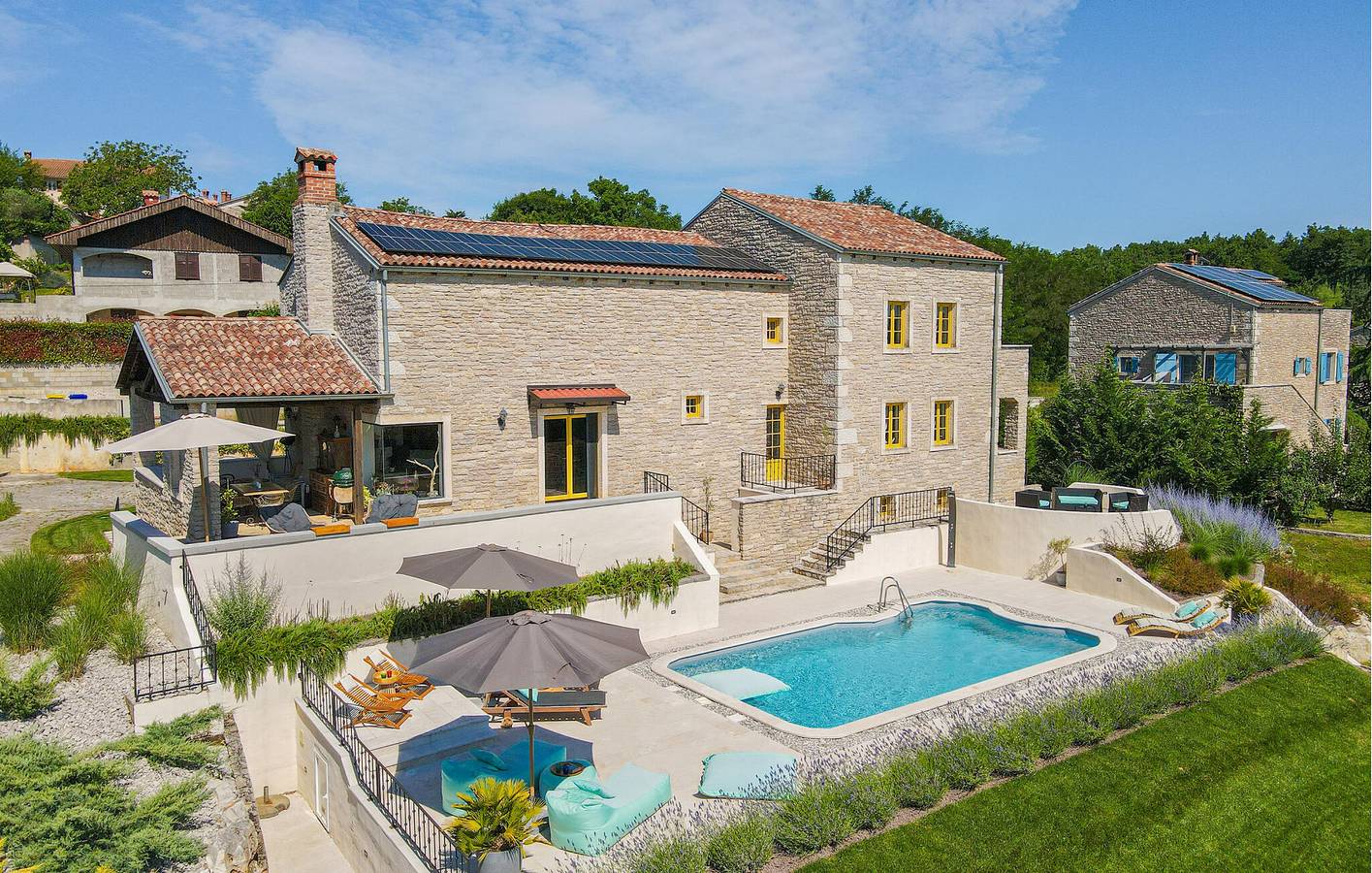 Appartement confortable de 300 m² avec piscine, terrasse et Wi-Fi près de Skropeti in Brajkovići, Istrie centrale