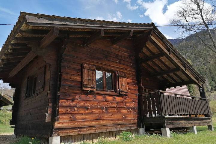 Chalet pour 3 personnes, avec Jacuzzi et Terrasse ainsi que Jardin et Sauna