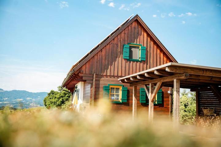 Ferienhaus für 6 Personen, mit Pool und Whirlpool sowie Sauna und Garten