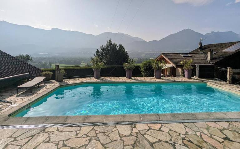 Gîte pour 2 personnes, avec sauna et piscine ainsi que vue et jardin dans Monthion - 3