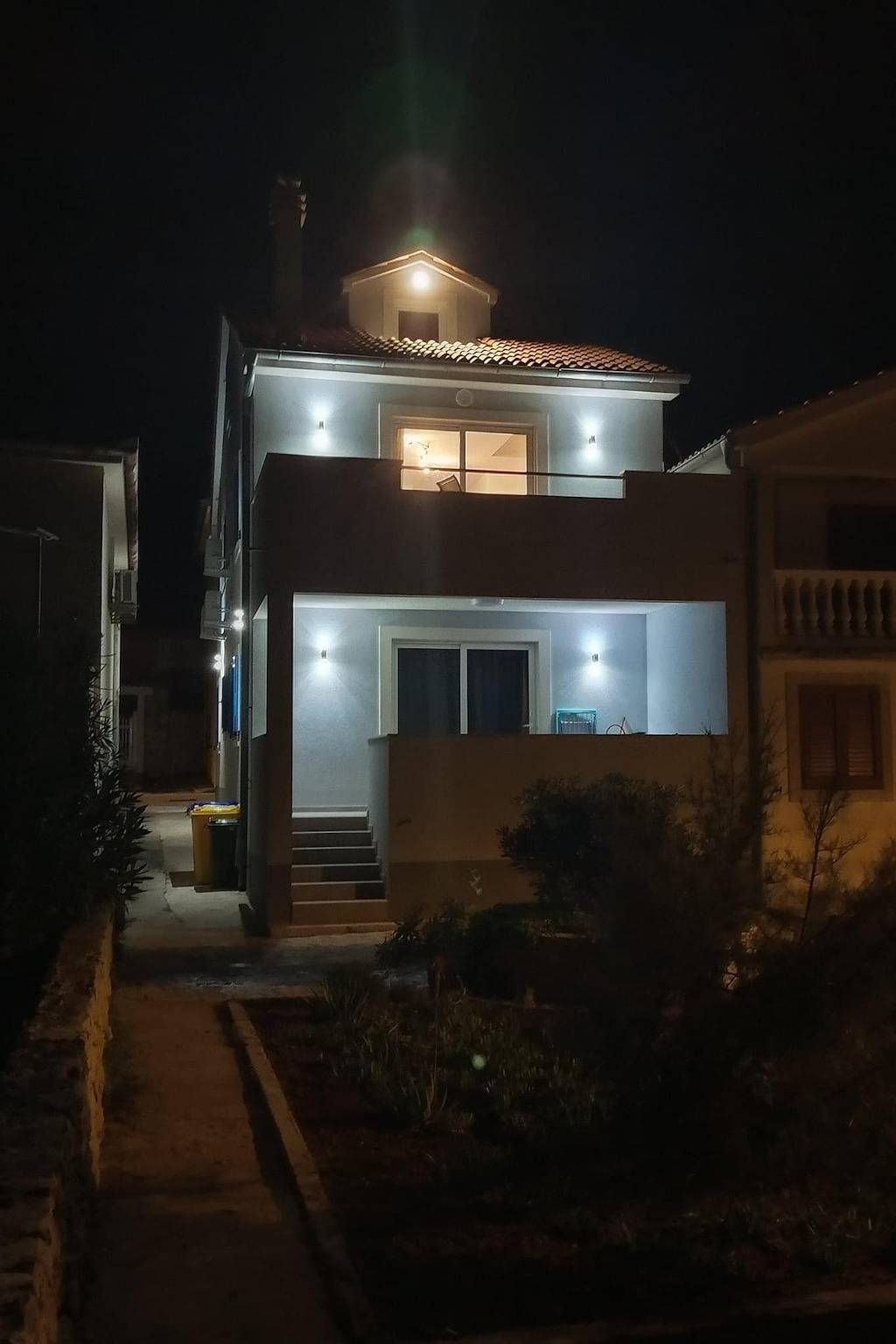 Ganze Wohnung, 2-Zimmer-Ferienwohnung mit Balkon und Meerblick Ilovik, Losinj A-25973-a in Kvarner Inseln