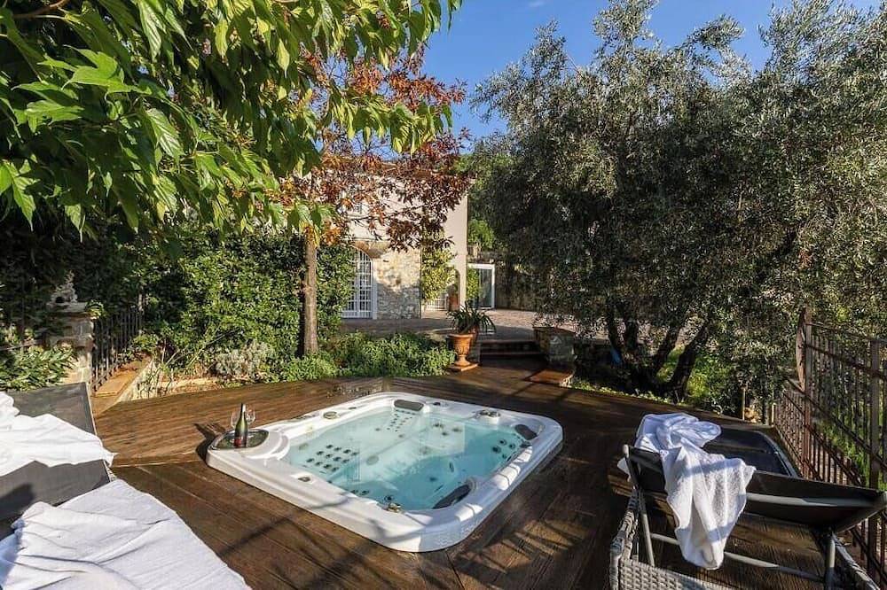 [Tuscany]Villa con Piscina, Jacuzzi e Palestra in Serravalle Pistoiese, Provincia di Pistoia