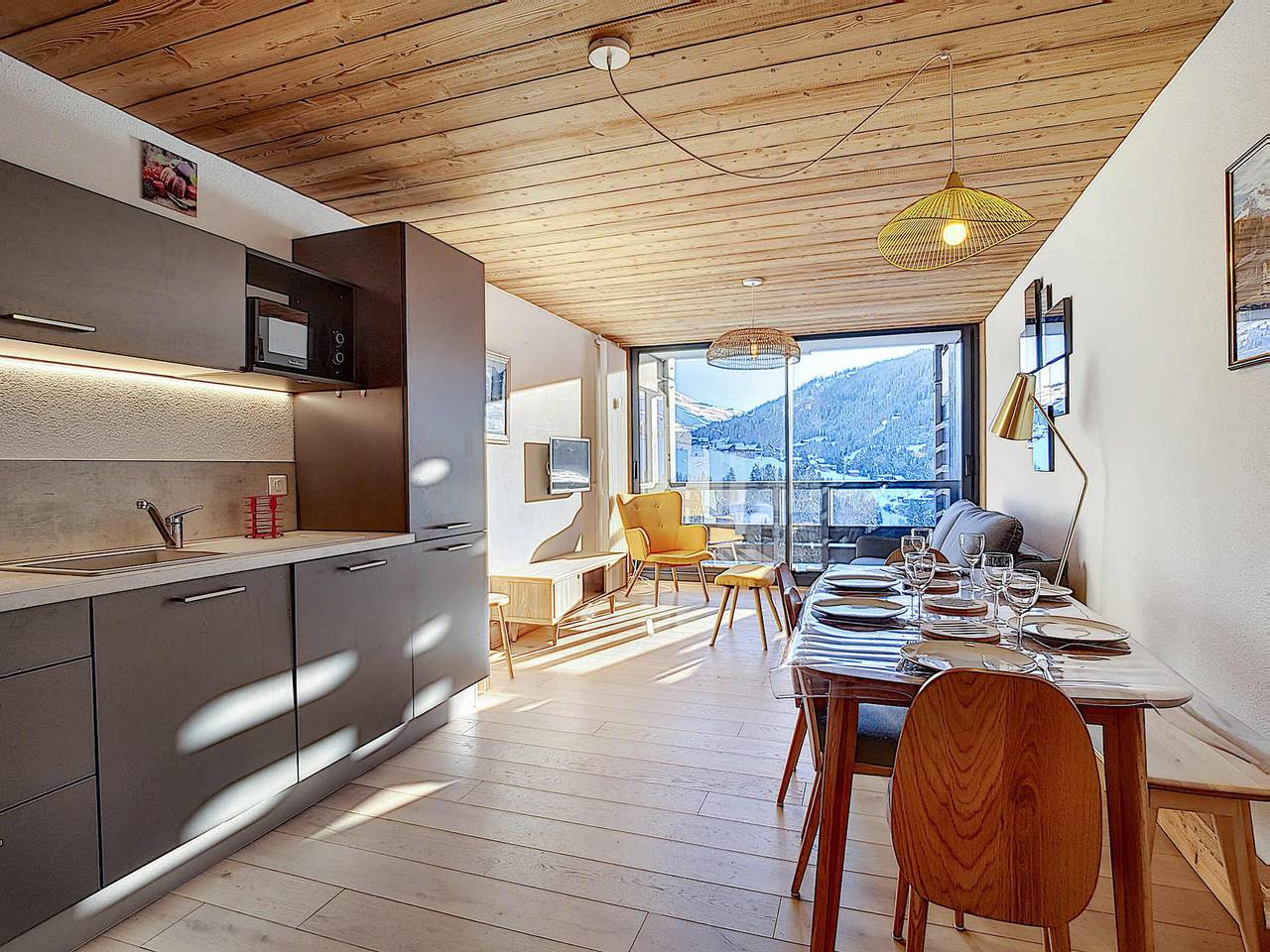 Entire apartment, La Clusaz - Apartment 6 pers, south balcony, ski locker in La Clusaz, Annecy region