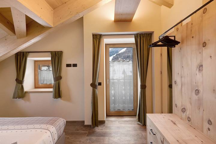 Apartamento entero, Apartamento "Gemma Rosina's Home" con vistas a la montaña, balcón y Wi-Fi in Livigno (Town), Livigno