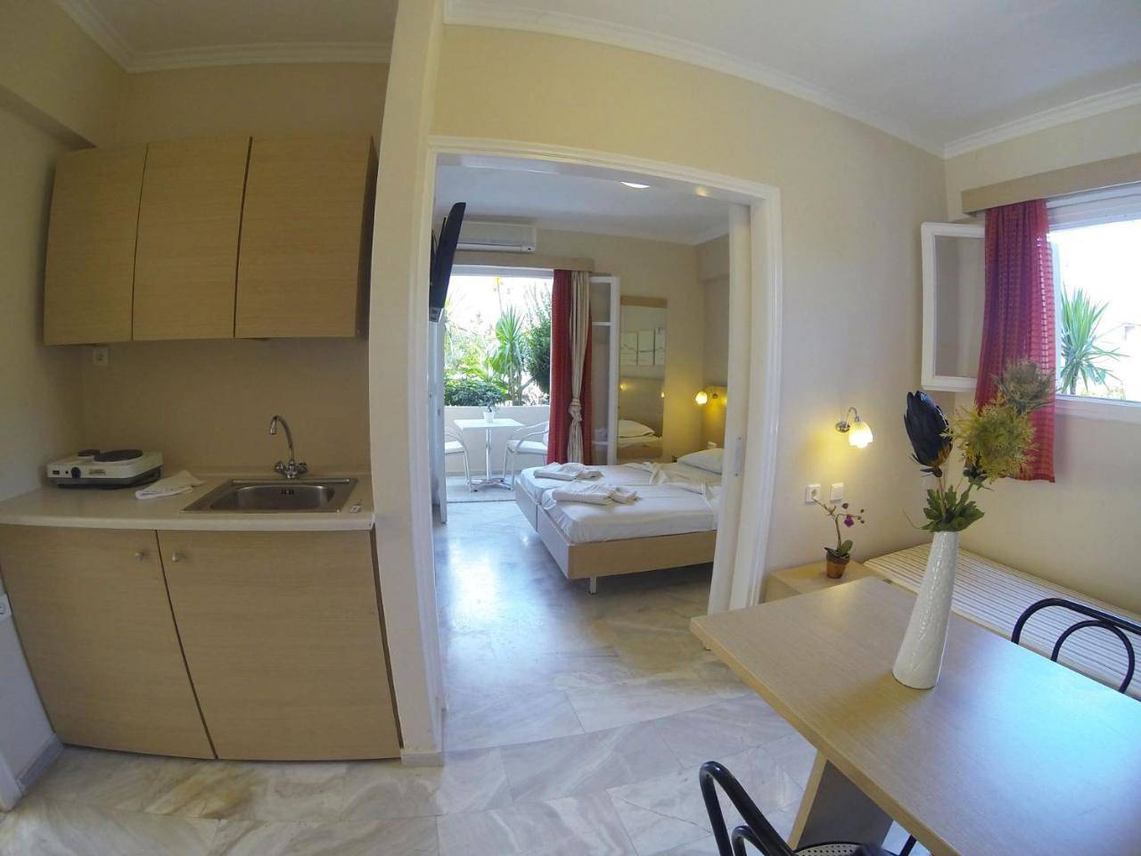 Happyland Hotel Apartments in Neochori (Leucade), Grèce