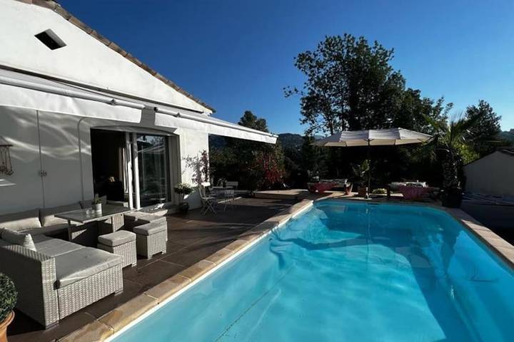 Villa pour 8 personnes, avec piscine et vue, animaux acceptés à La Colle-sur-Loup