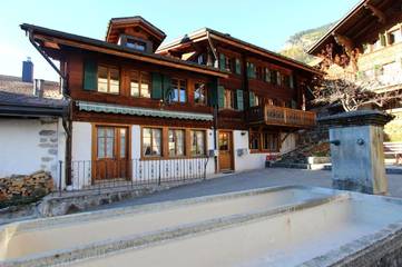 Gîte pour 2 personnes, avec terrasse à Rossinière