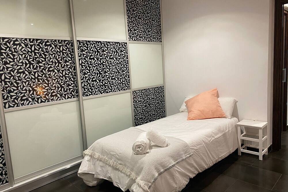 Holiday Home 'Casacastillo28' with Mountain View, Wi-Fi and Air Conditioning in Peñarroya de Tastavins, Teruel Region