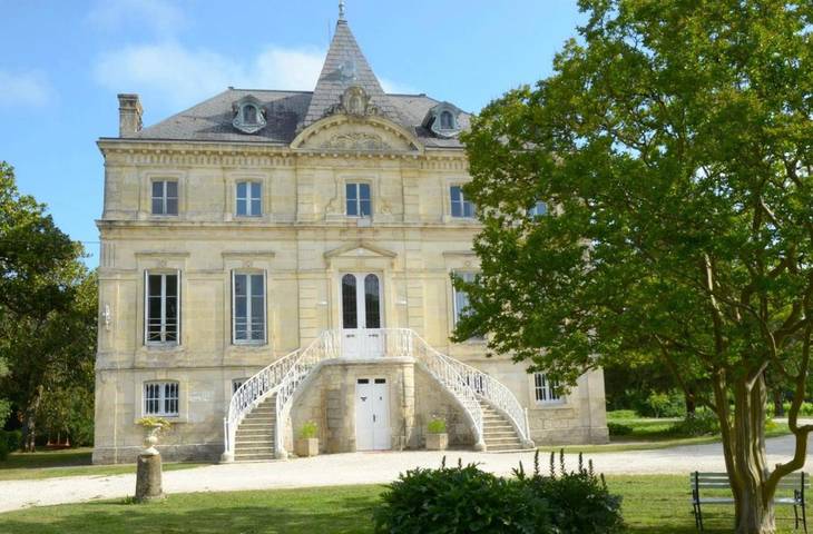 Location de vacances pour 6 personnes, avec jardin et vue à Arveyres