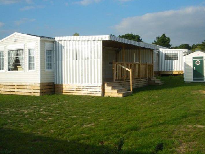 Camping pour 4 personnes, avec terrasse et piscine à Brem-sur-Mer