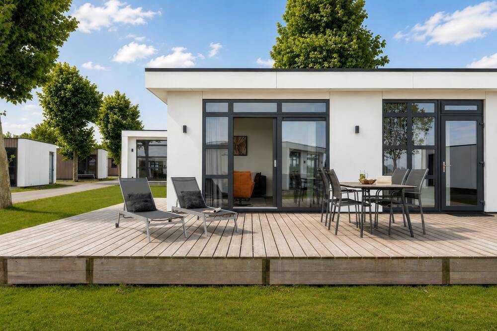 Luxuriöse, freistehende 4-Personen-Villa am Niederrhein mit viel Tageslicht, einer großzügigen Terrasse und allem Komfort für einen erholsamen Aufenthalt. Der ideale Ausgangspunkt, um Ruhe, Natur und Aktivitäten im Freien gemeinsam zu genießen. in Maurik, Betuwe
