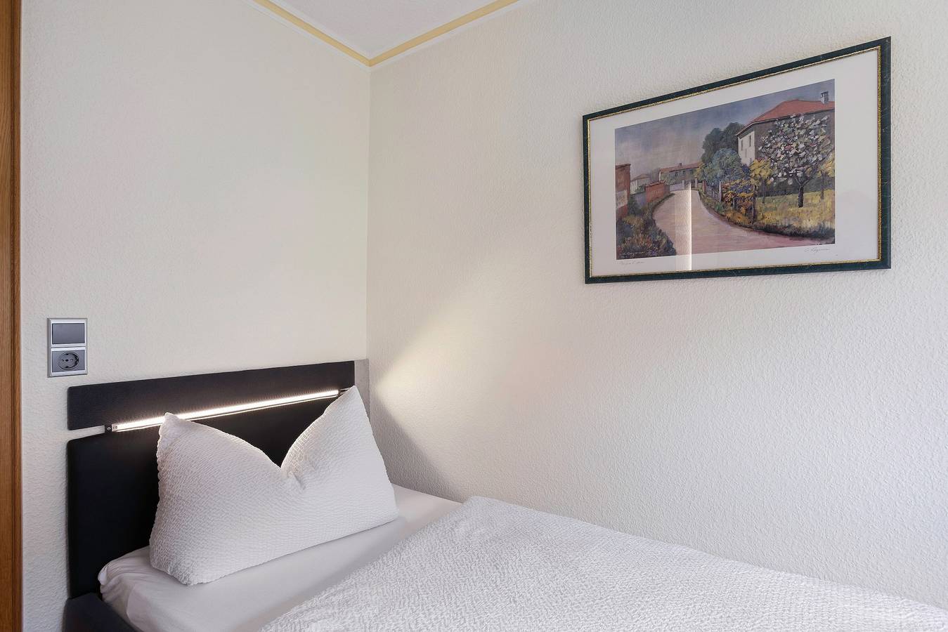 Entire apartment, Apartment 'Ferienwohnung Becker Typ B' with Mountain View, Shared Garden and Wi-Fi in Schwalefeld, Willingen