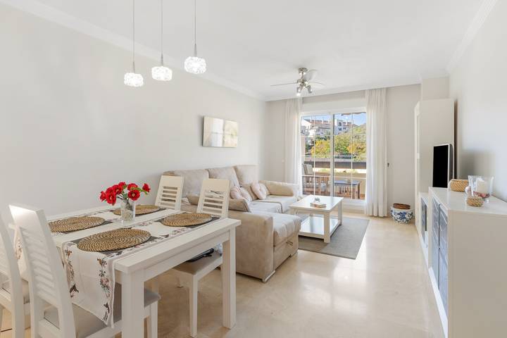 Ganze Wohnung, Ferienwohnung 'Benalmádena-Arenal Golf' mit Gemeinschaftspool, WLAN & Klimaanlage in Torrequebrada, Benalmádena