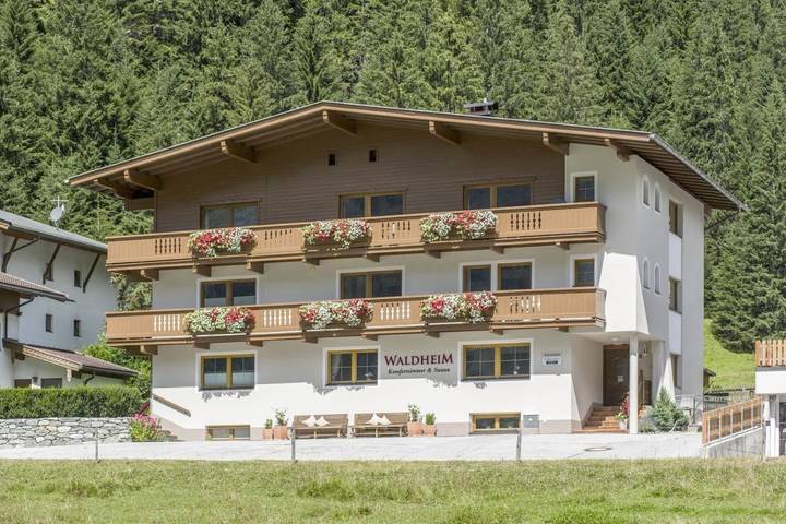 B&B für 3 Personen, mit Terrasse und Garten sowie Sauna und Ausblick in Hintertux