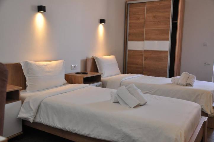 Gîte pour 2 personnes, avec terrasse dans Kursumlija