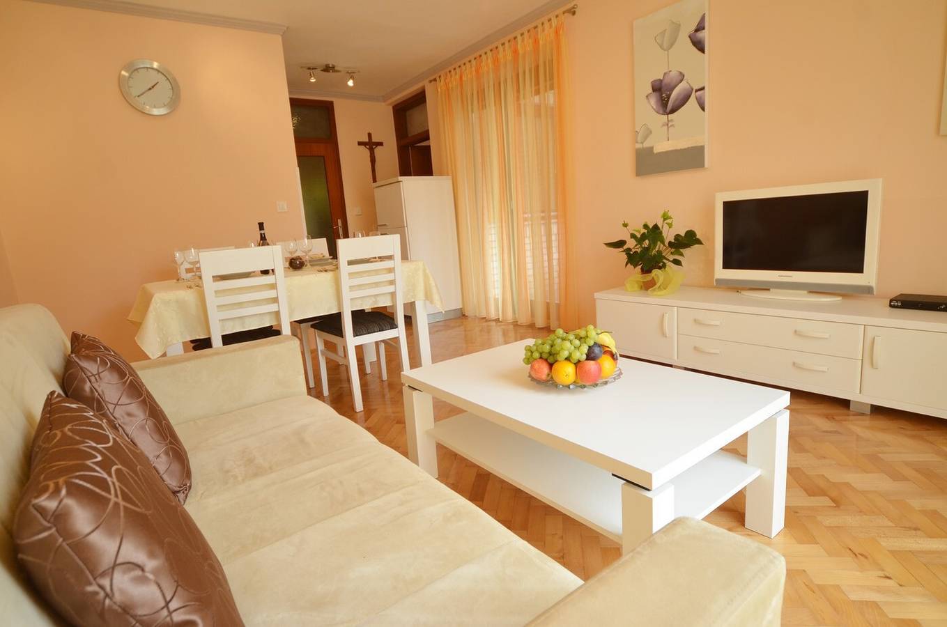 Entire apartment, Holiday apartment for 3 people with terrace in Rovinj, Rovinj region