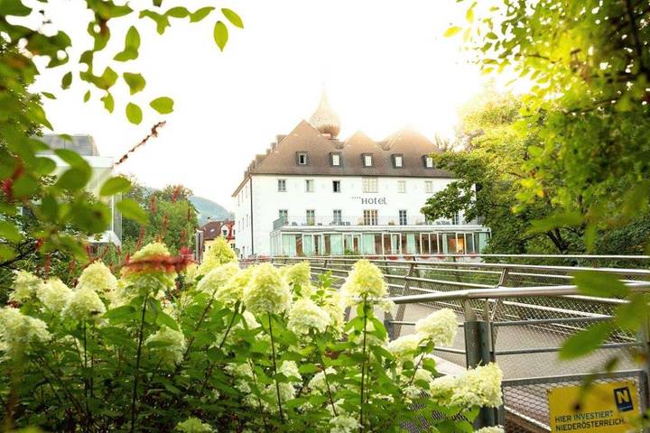 Hotel für 4 Personen, mit Sauna und Terrasse sowie Whirlpool und Pool, mit Haustier