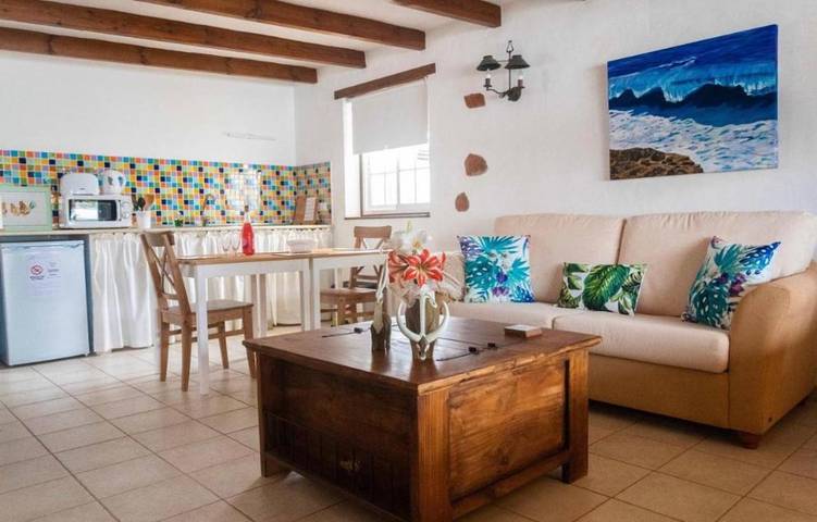 Gîte pour 4 personnes, avec piscine et jardin dans Tetir - 3