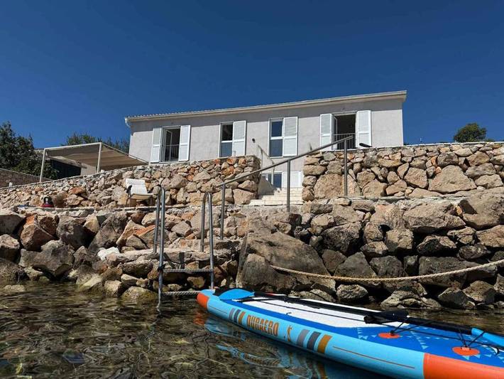 Dom dla 6 osób, z taras i jacuzzi w Lukovo