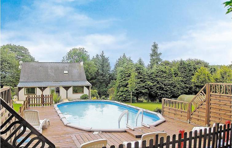 Location de vacances pour 8 personnes, avec jardin et piscine à Saint-Tugdual