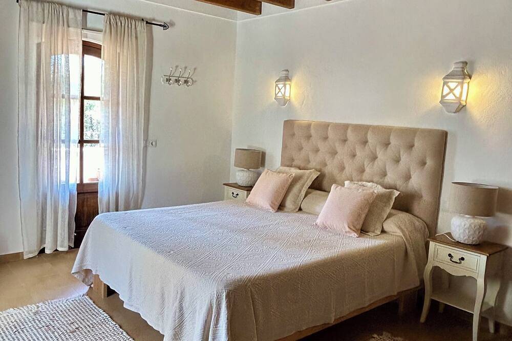 Mooi huis voor 6 personen op het platteland in Sant Carles de Peralta, Santa Eulària des Riu