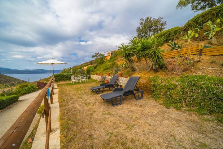 Apartamento vacacional entero, Apartamento de vacaciones para 2 personas con terraza in Innamorata, Capoliveri