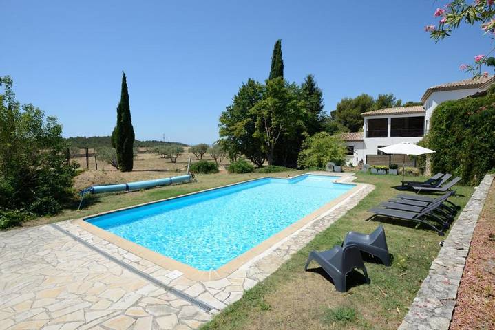 Location de vacances pour 3 personnes, avec piscine ainsi que jardin et vue à Ventabren - 3