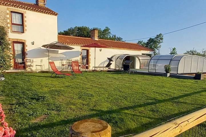 Gîte pour 8 personnes, avec Terrasse et Jardin à Challans