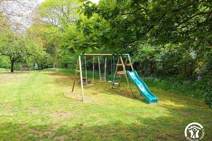 Gîte pour 2 personnes, avec jardin à Montenay